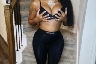 Im a horny, sexy, hot girl let... - Image 1