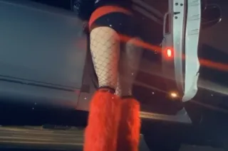 IN TOWN ONLY THIS WEEKEND 🍭 TALL SEXY REDHEAD 🌹 FETISH FRIENDLY ♥ COME TELL ME A SECRET ❄🐰 - Image 5