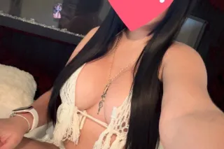 Hello, I'm Valentina 😍​I'm a v... - Image 1