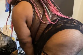 if you think im fine hml im availble - Image 5