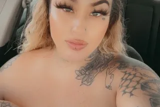 🚨HUGE SPECIAL🚨2girl 300 hhr🤯 💦... - Image 1