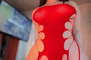 sexy latina with big booty 🍑 r... - Image 1