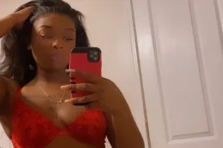 Happy Holiday come see me in l... - Image 2