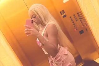 🎁Exotic Blonde Bombshell🎁The H... - Image 1