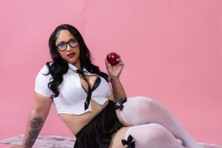 hey babies im soo horny and i ... - Image 2