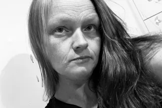 Who wants to meet at the Casin... - Image 3