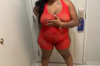 NEW in town 🫶🏾 SEXY THICK FINE... - Image 1