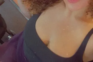 PRETTY CLASSY MASSAGE THERAPIS... - Image 4