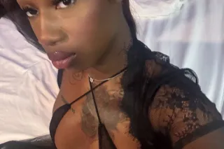 Feminine, flirty, and fun—seek... - Image 2