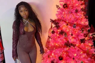 Feminine, flirty, and fun—seeking a caring, PROVIDING man - Image 6