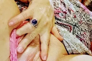 Experienced 39 Step Mom | In/O... - Image 1