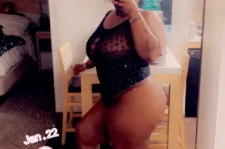 Incall Only Titty Tuesday 🫦💦👅 ... - Image 4