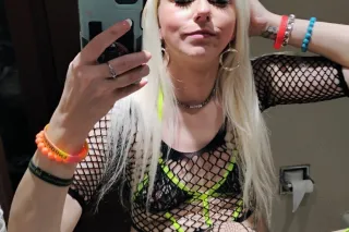 SPECIALS RUNNING today ONLY!! NEW PHOTOS!! COME FUCK THIS BADDIE!! SNOW BUNNIE!! (lookn 4 benzos!) FETISH FRIENDLY, NICE APT. SUITE IN ST CHARLES. WILL WORK W. PPL ON RATES!! IM JUST COOL LIKE THAT! - Image 8