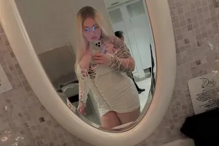 blonde and bubbly 😏💋 available... - Image 3