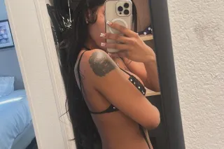 {yes im real 🦋} Ms Pretty Pink... - Image 4