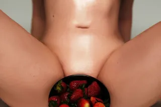 Temptation Waits For No One! Petie Blue Eyed Barbie - Image 6