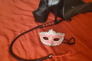 HOTT PINK IN THE MIDDLE MONDAY... - Image 2