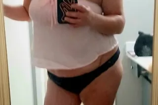 *LOOKIN FOR COMPANY** CAUTION ... - Image 1