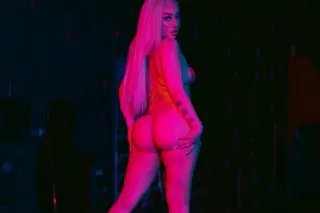 Colombian With Perfect Curves ... - Image 2