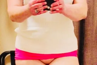 80$ 💋HAPPY HOUR SPECIAL available now - Image 2