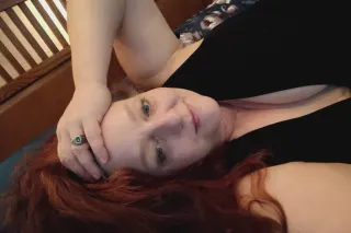 Beautiful Curvy-thick redhead - Image 5