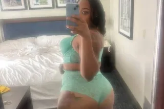 Young Big Booty Freak💦🤪COME LET ME PULL THAT NUT OUT OF YOU💦🥵 - Image 2