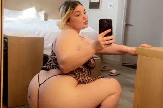 😍THICK SEXY PAWG🍑😘IN TOWN CUM ... - Image 4