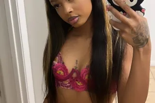 INCALL SPECIAL ON STRIP 😍 PETI... - Image 1