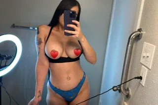 sexy latina - Image 5