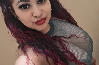 chica Latina - Image 5