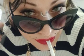 taking outcalls Alt babe pleas... - Image 1