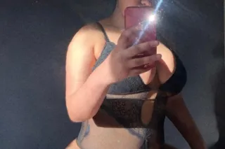 new in town looking for fun 💕!... - Image 3