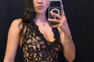 Pretty, Petite & Independent 🌹... - Image 1