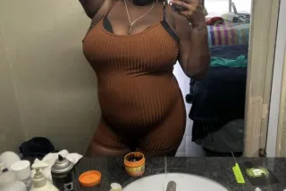 HEY BABIES IM OPEN TO FETISHES... - Image 1