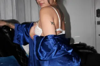 tu chinita bomboncito cubanita... - Image 4