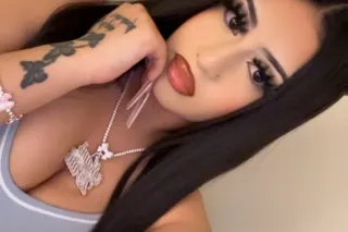 YOUNG PUERTO RICAN🍑SQUIRTER💦EX... - Image 1