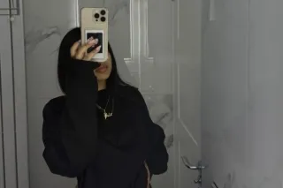 🤩🍍💥💦 FREAKY NEW GIRL IN TOWN 1... - Image 1