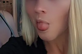 Petite Blonde, beautiful blue/... - Image 2