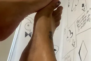 Yes Baby, I'm available - Image 5