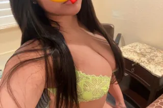 Sexy curvy playgirl✨✨🥰Top rate... - Image 3