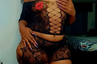 Everything Bussin 💋 Outcall - Image 5