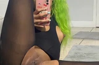 petite & wet 💦 - 21 - Image 2