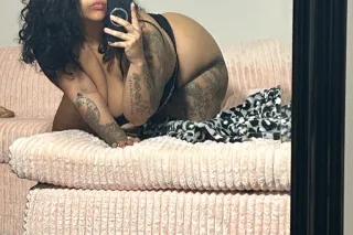 4 days left ❤🇩🇴🩵 Thick BBW Dom... - Image 4