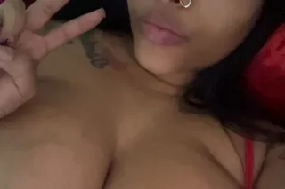 4 days left ❤🇩🇴🩵 Thick BBW Dom... - Image 1