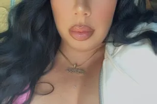 armenian thick BBW 🤤 💦 & ready... - Image 3