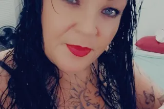 6ft., green eyed, thick bbw .. - Image 12