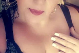 6ft., green eyed, thick bbw ..... - Image 3