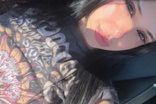 Yes, I am the girl in the pict... - Image 1