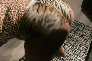 ‼AVAILABLE NOW‼ YOUNG💦THICK🍑EB... - Image 3