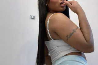 AVAILABLE NOW. I only do hotel... - Image 3